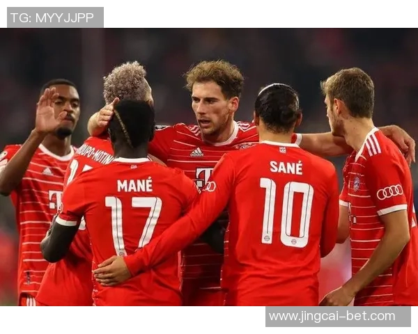 德甲激战：那不勒斯惊险逆转拜仁红牌争议引发全场热议